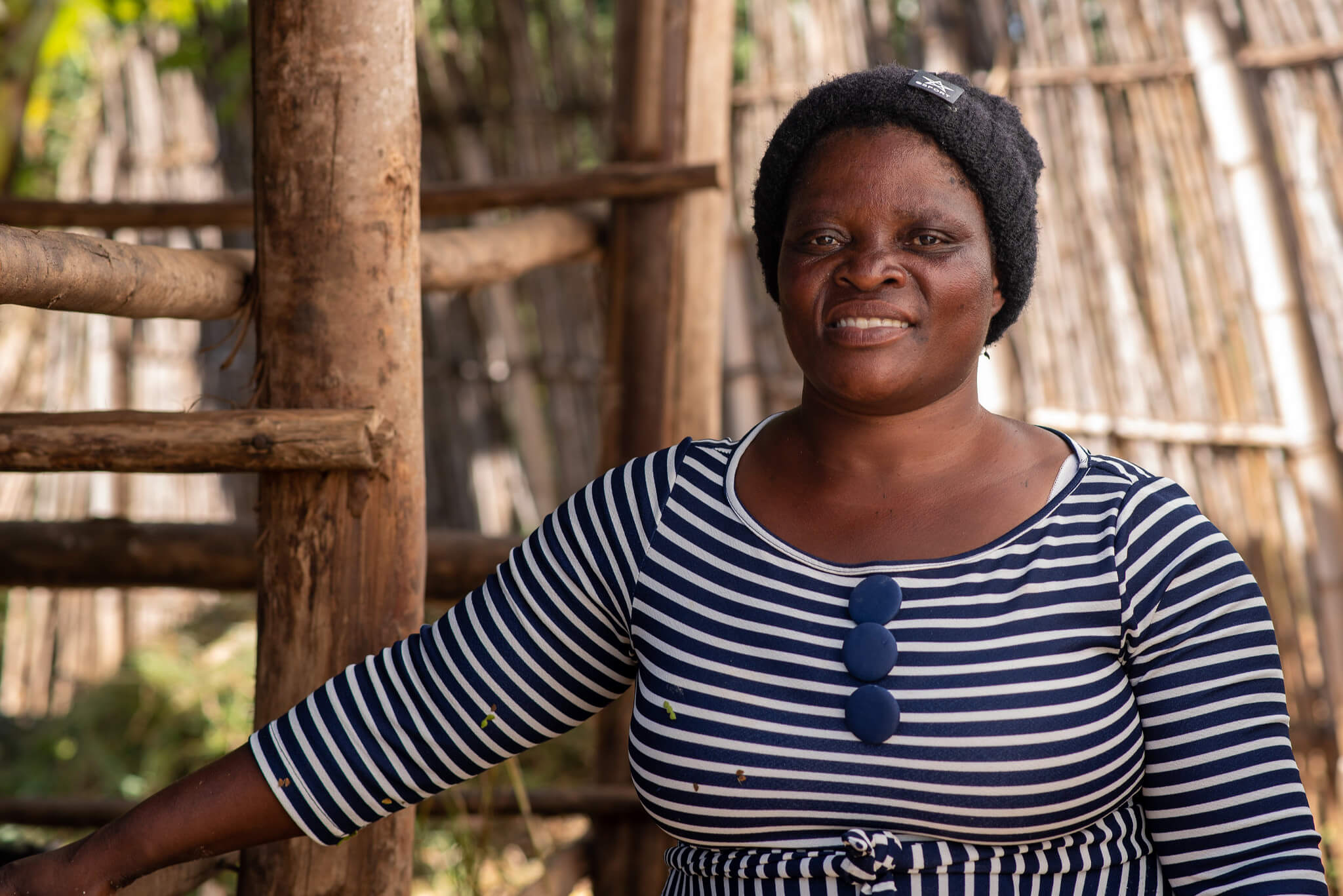 Agness is a participant of the Strategic Alliance programme by ETP and GIZ. The programme provided her with training in business idea creation, management, and savings advice. This allowed her to save money with a VSLA called Timverane, and raise capital to start her own business in agro dealership. Chitengu Village, Thyolo District, Malawi. Image: ETP/Homeline Media